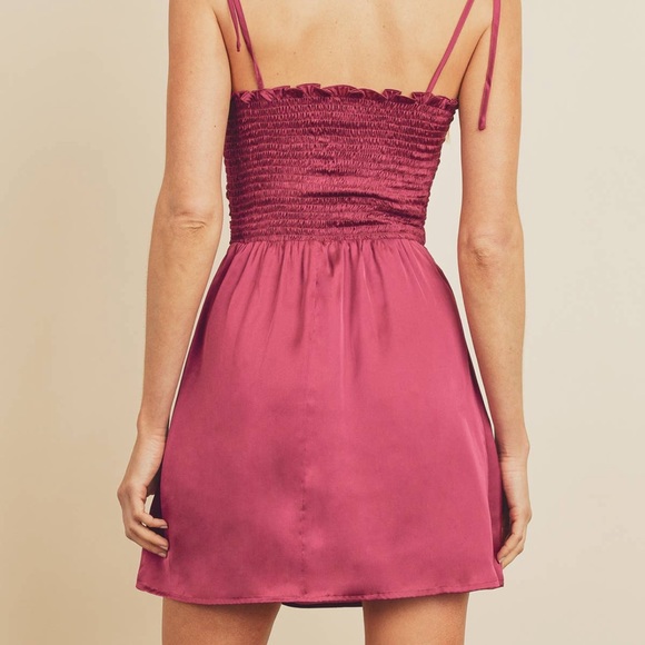 NWOT Tie Shoulder Smocked Back Dress - Picture 2 of 4